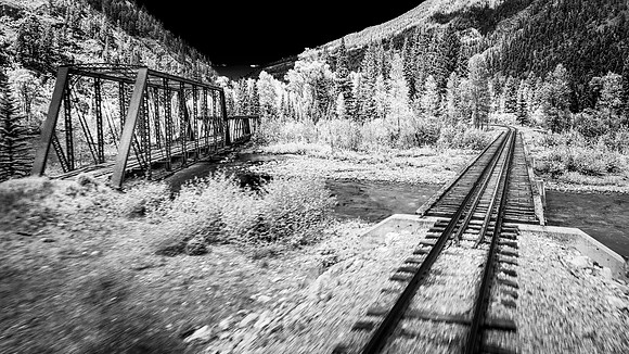 DSNGRR old vs. new Animas River Bridge (in B&W)